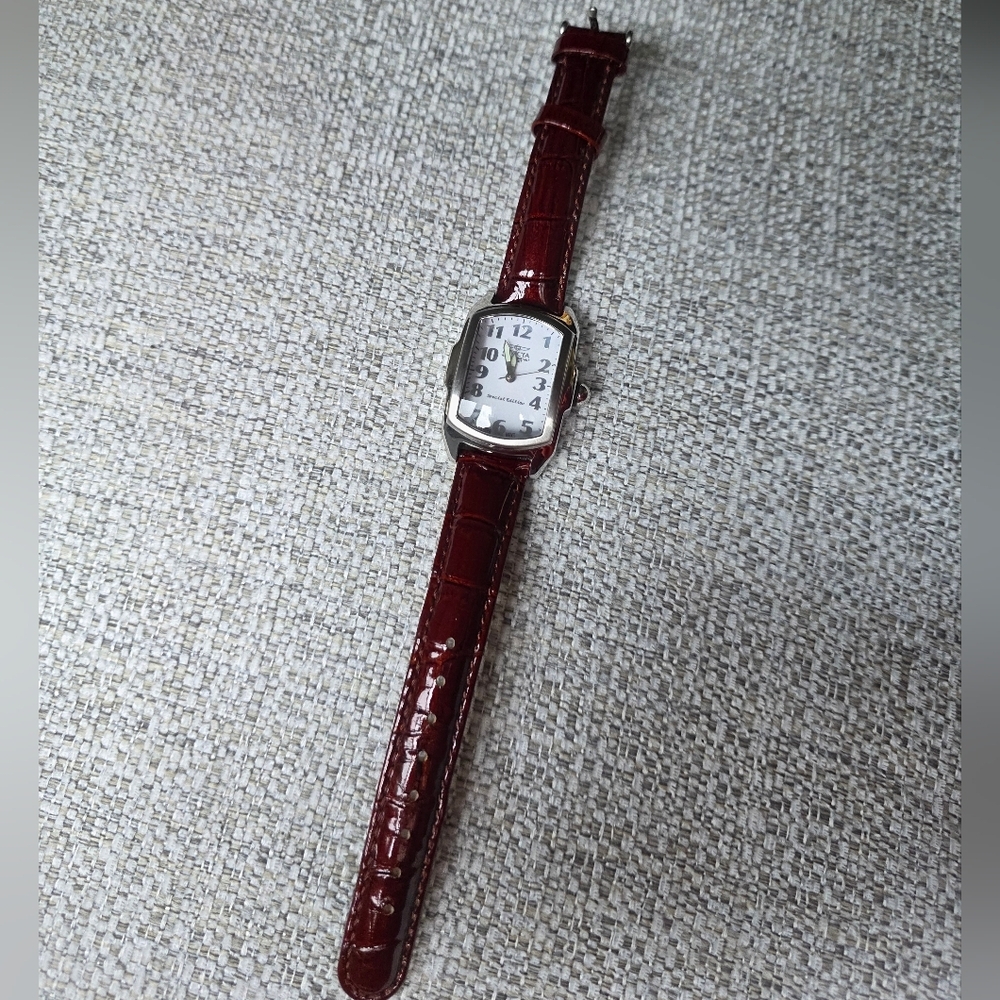 Invicta Special Edition Leather Strap Watch - Picture 1 of 8